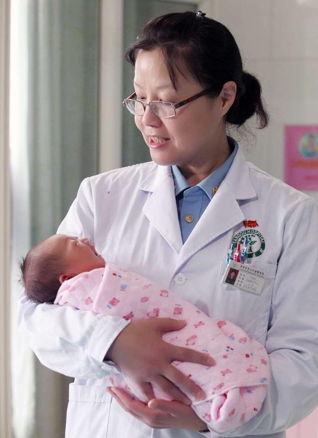 供卵做试管婴儿对男性的危害是什么--男性对供卵做试管婴儿的重要性